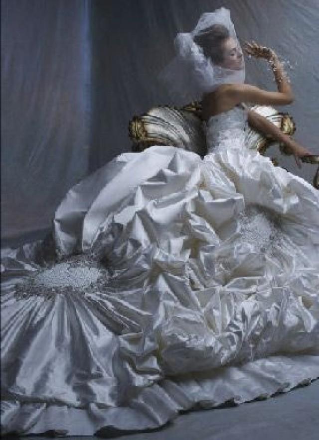 Rock Wedding - Melania TRump Wedding Gown #2046919 - Weddbook