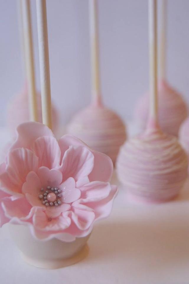 wedding-cakes-cake-pops-2055361-weddbook