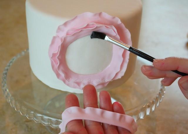 Fondant Cake How To Make Fondant Ruffles 2056315 Weddbook 