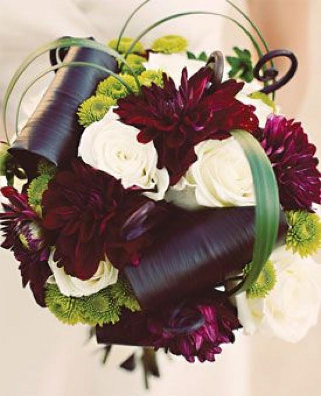 bouquet-flower-how-much-do-wedding-bouquets-cost-2065223-weddbook