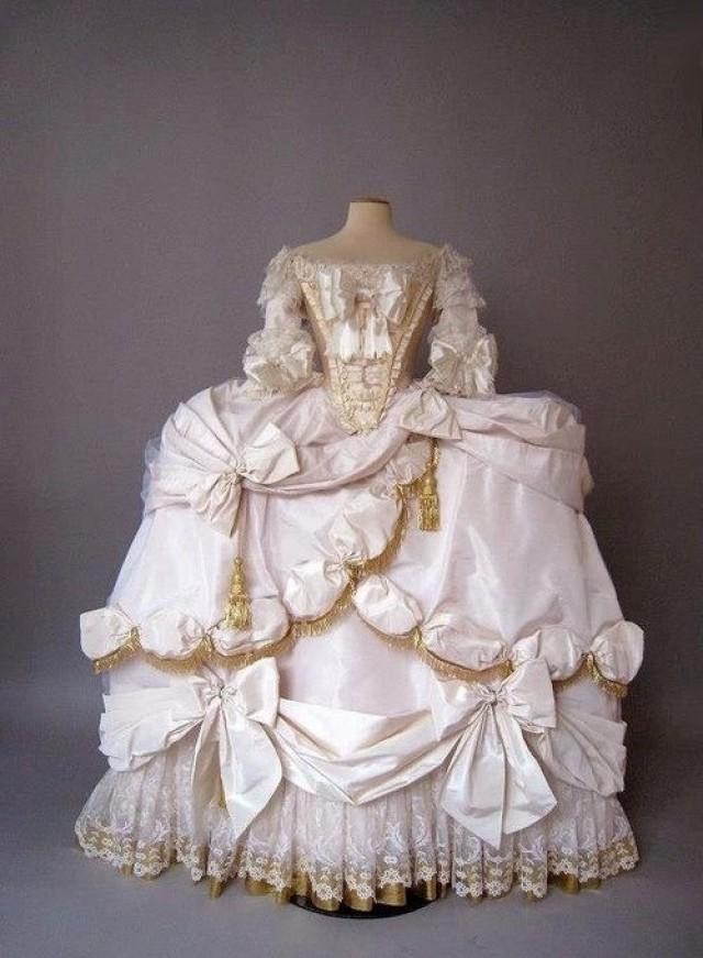 baroque-rococo-17th-18th-century-marie-antoinette-wedding-inspiration-2086867-weddbook