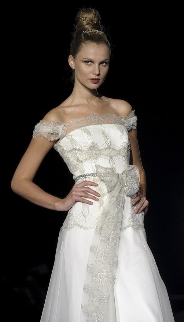 short sleeves design for gown