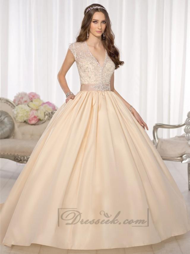 Elegant Cap Sleeves V Neck Princess Ball Gown Wedding Dresses With