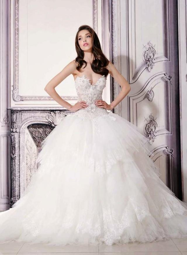 20 Breathtaking Wedding Dresses For Glamorous Brides 2197839 Weddbook 2126