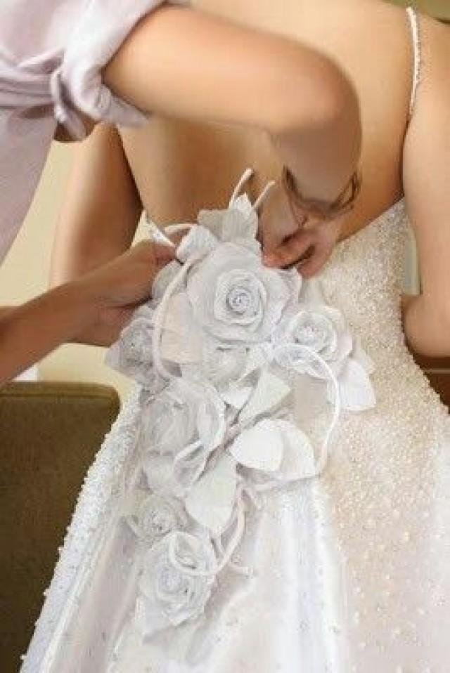 is it ok to wear white to a wedding