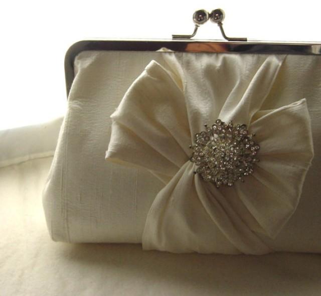 Ivory Bridal Clutch / Ivory Wedding Clutch / Bridesmaids Clutch / Chloe