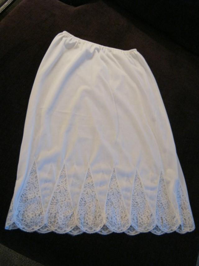lace hem slip