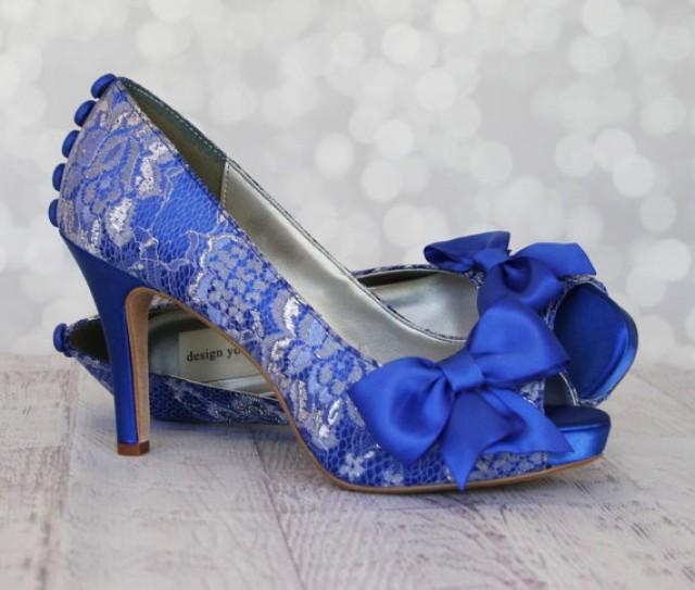 blue toe shoes