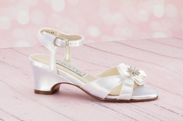 little girl white wedding shoes