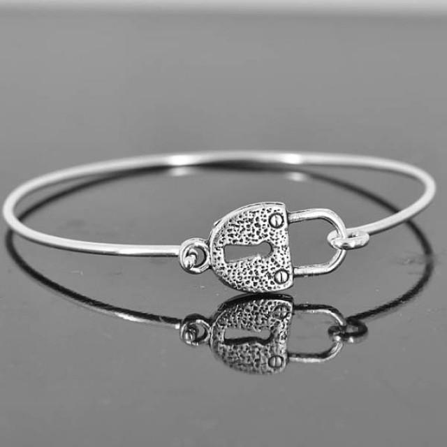 Lock bangle design clearance