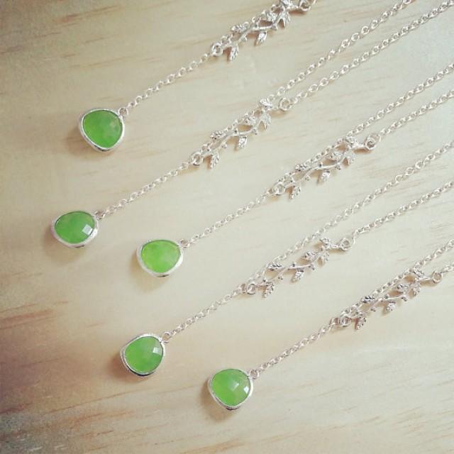 green necklace for wedding