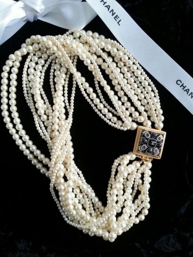 Button pearl necklace clearance