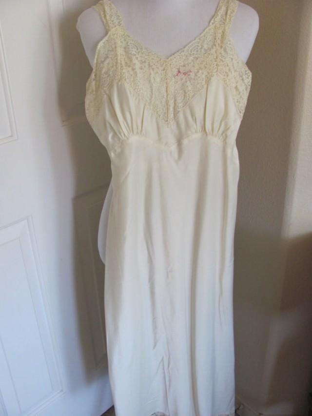 Vintage Ladies Off White Silky Lingerie Boudior Pajama Nightgown Slip