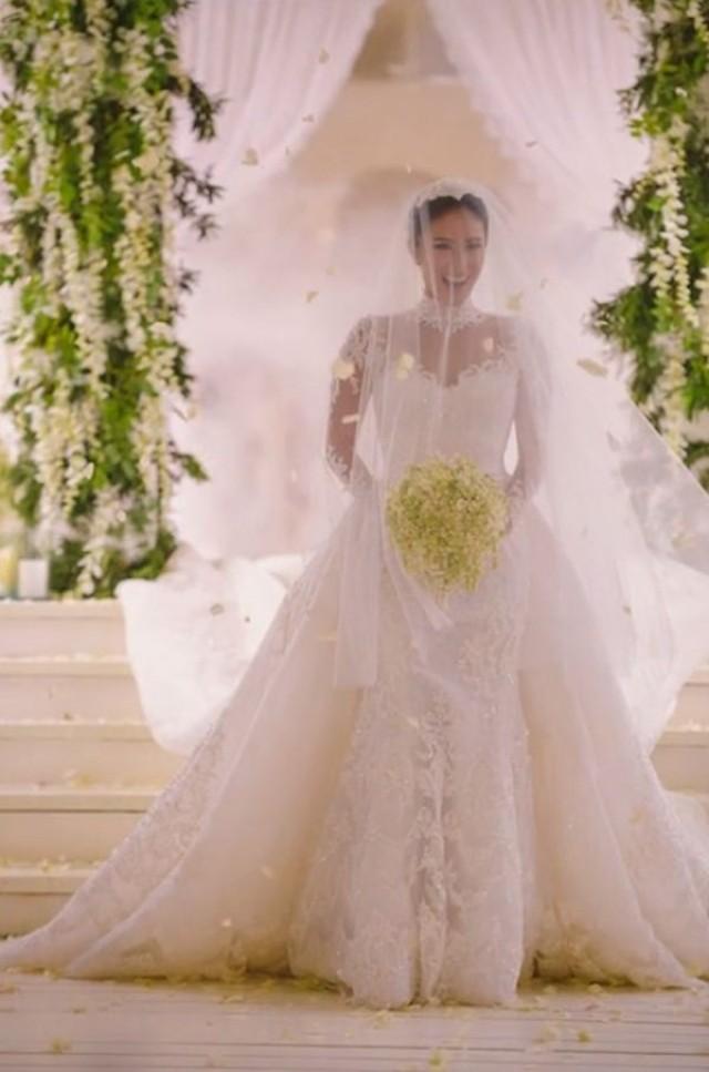 Heart evangelista wedding gown discount