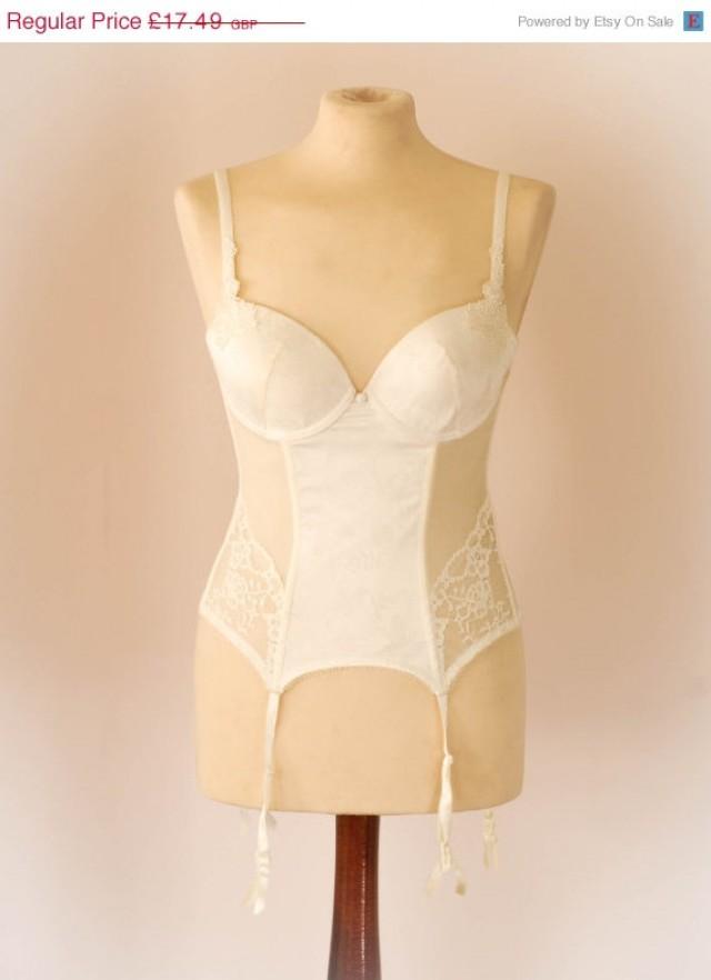 Vintage Cream Satin Lace Suspender Corset. U.K Bra Size 28/30 B/C Cup