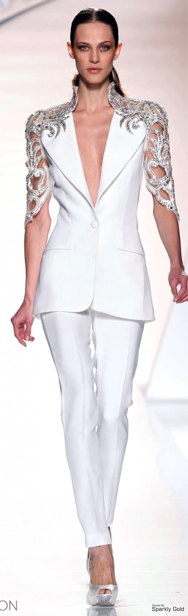 wearing white pattern to a wedding