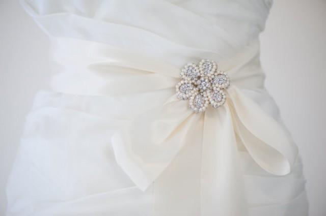 bridesmaid dress brooch