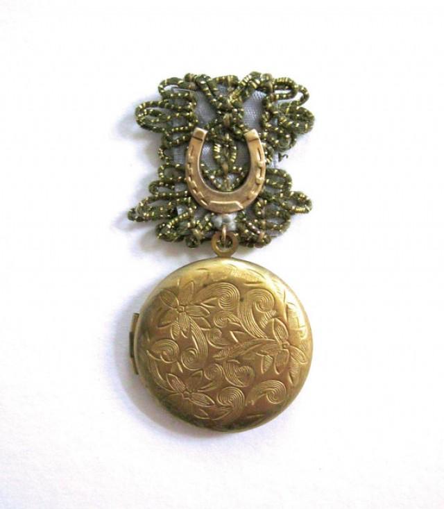 Lucky Horseshoe Locket Boutinnere Pin Bouquet Charm 2308627 Weddbook
