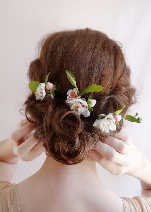 Bridal flower pin Bridal hair vine Ivory peony hair piece Ivory peonies hair pin White peony flower pin Wedding hair accessory