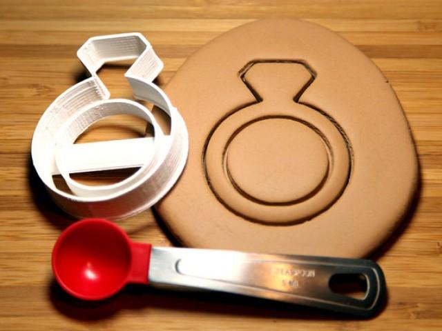 cake ring and cookie cutter set