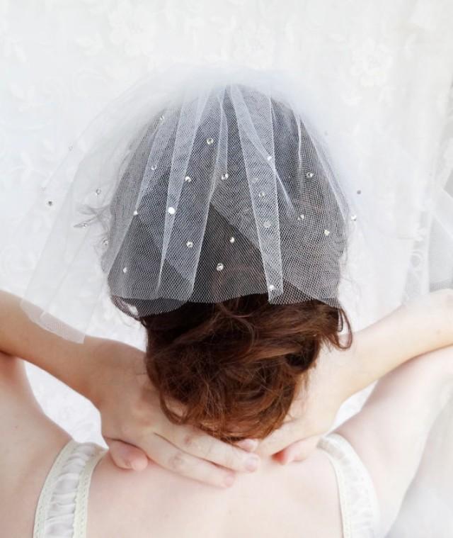 short veil with crystals