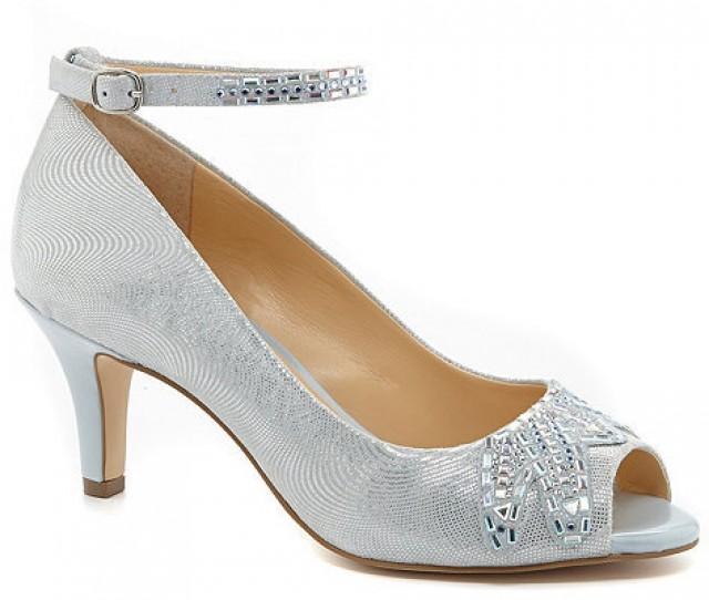 alex marie pumps