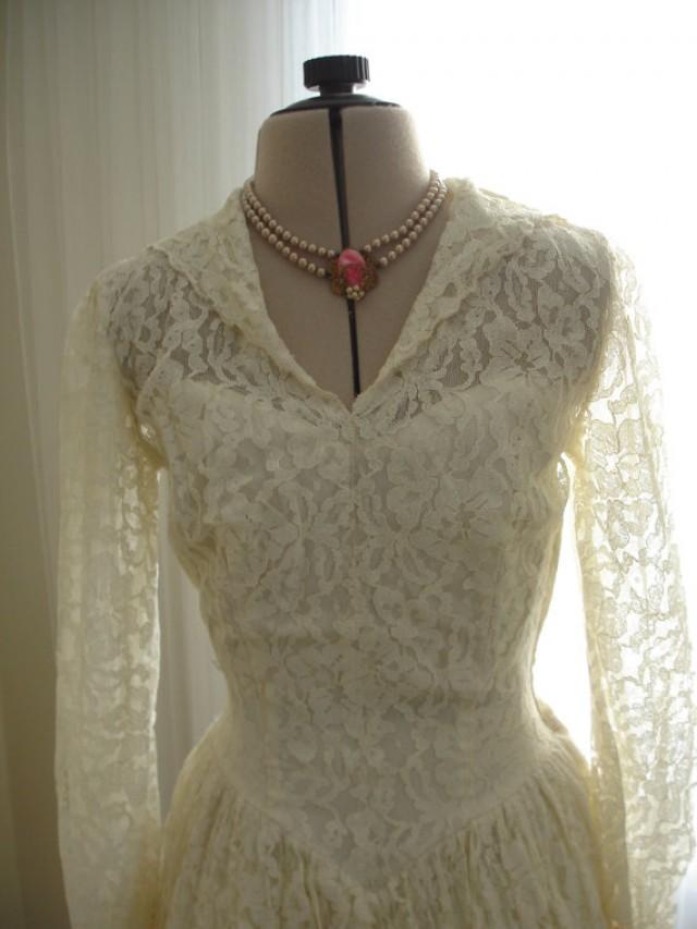 Antique Ivory Lace Wedding Dress And Lace Cap 1930 1940 Era