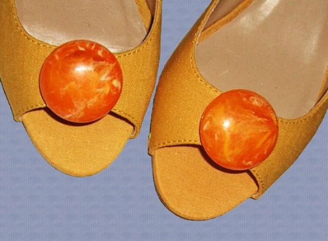 plastic shoe clips