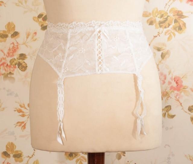 Vintage White Stretch Floral Lace Garter Belt, Suspender Belt. Waist