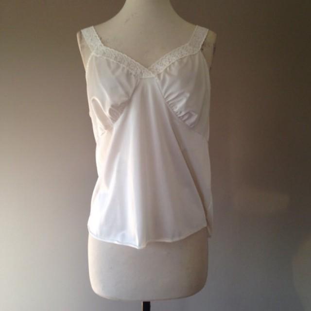 XL / Nylon Camisole Lingerie Top / White With Lace / Size 40 Or Extra