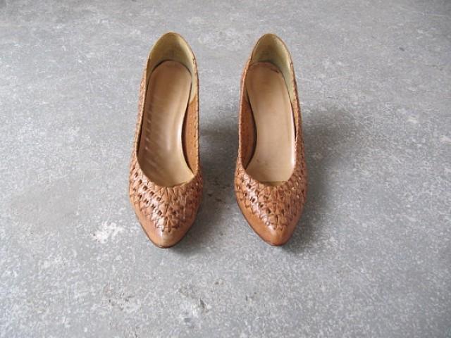 tan weave pumps