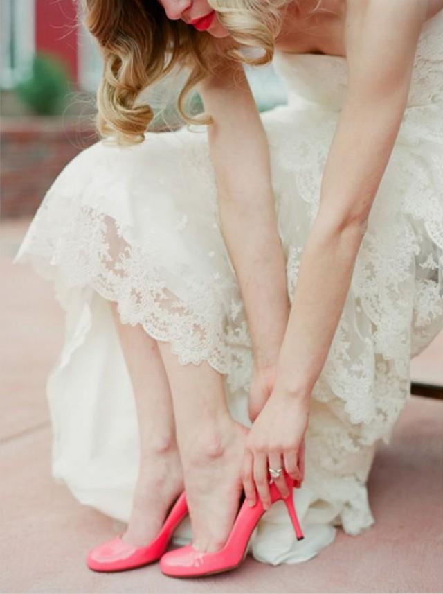 Get Ready To Design Your Own Vintage Lace Wedding Dress Online
