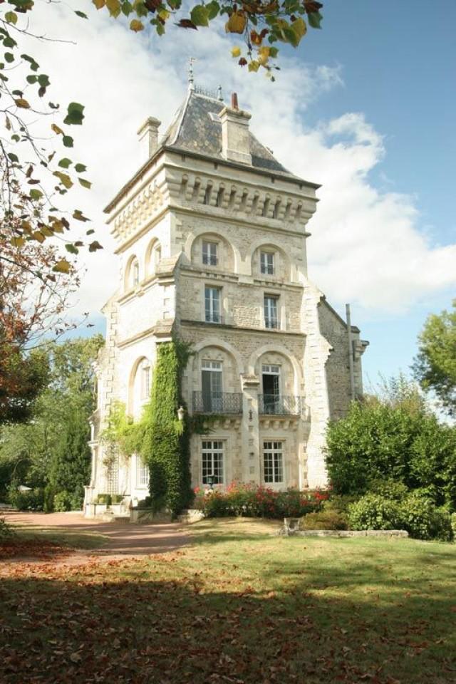 R0132 Neogothic Chateau For Sale Deux Sevres 2363939 Weddbook