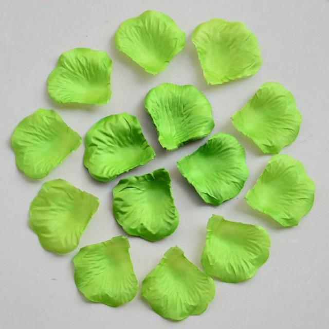 1000 Pcs Light Lime Green Petals 5*5cm Fake Rose Petals For Wedding