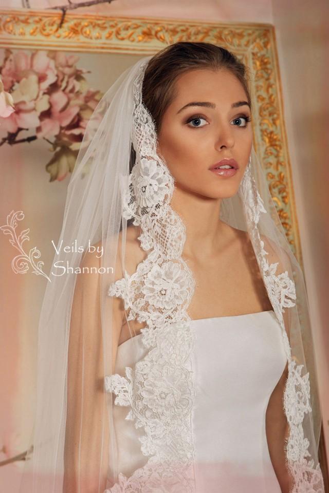 lace trim veil