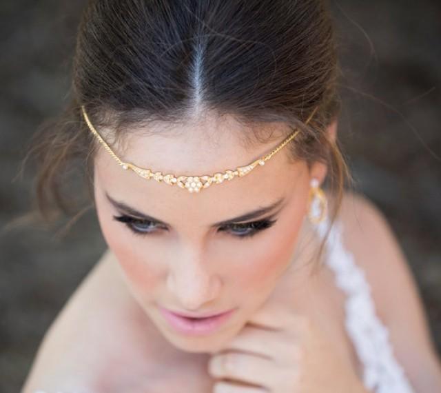 dainty bridal hair accessories