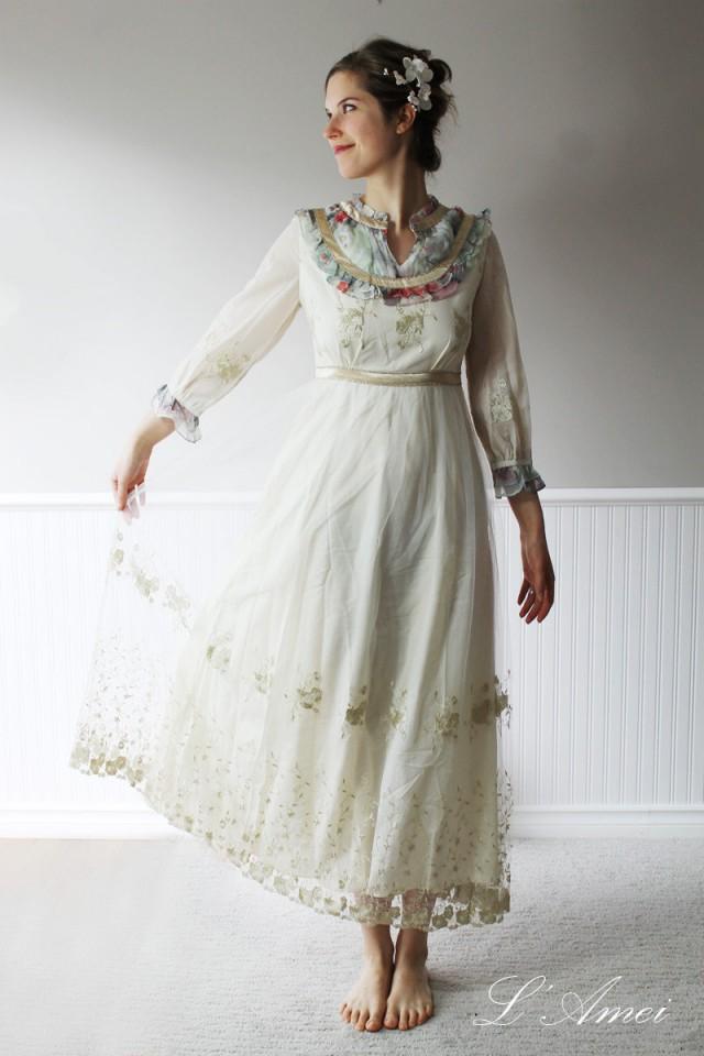 Floor Length Vintage Style Golden Chiffon Lace Wedding Dress With