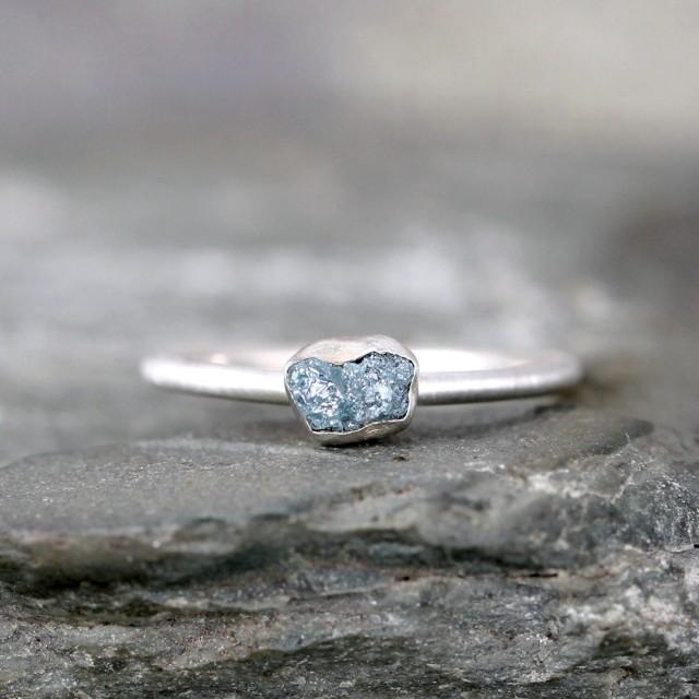 2 carat blue diamond engagement ring