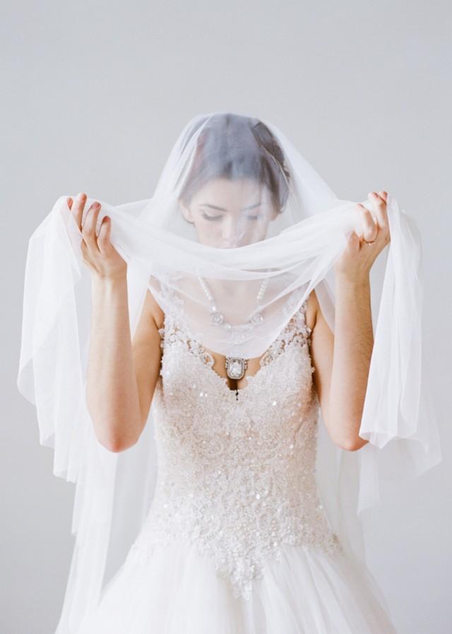 how to wear a cathedral veil