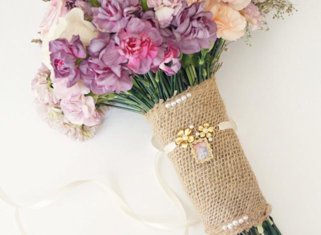 picture locket for wedding bouquet