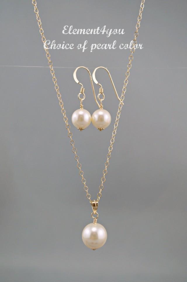 single pearl necklace and earring set