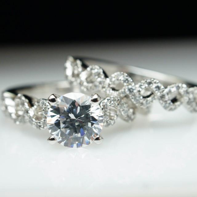 Lacey Infiniti Twist Diamond Engagement Ring & Matching Wedding Band
