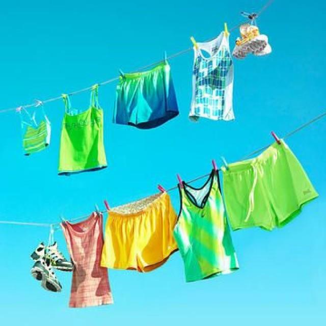 How To Wash Your Workout Clothes So They Actually Last (Plus, When To