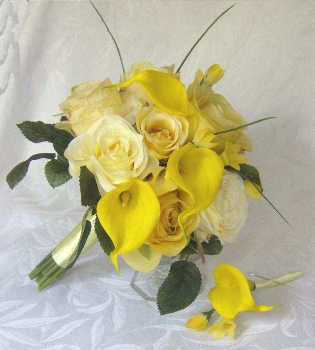 yellow calla lily boutonniere