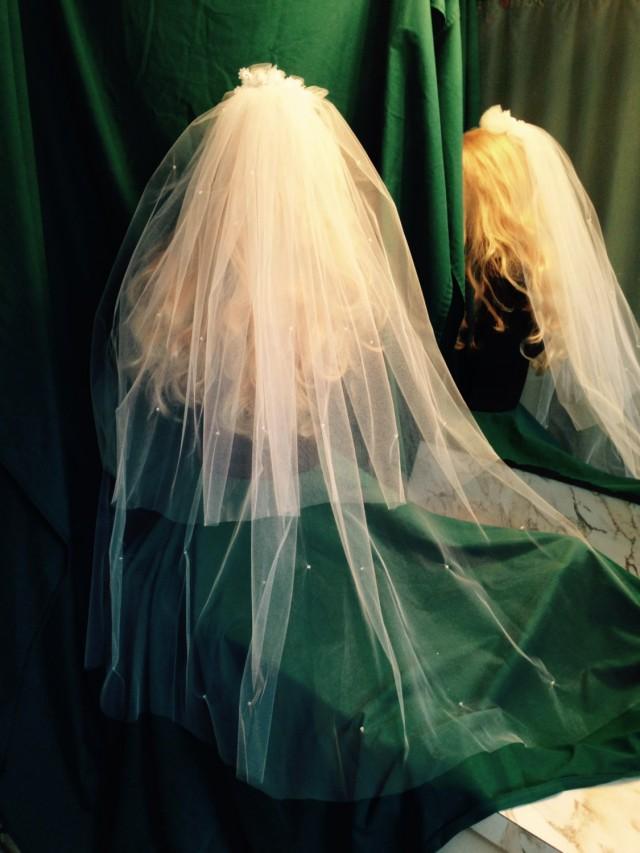 2 tier white wedding veil