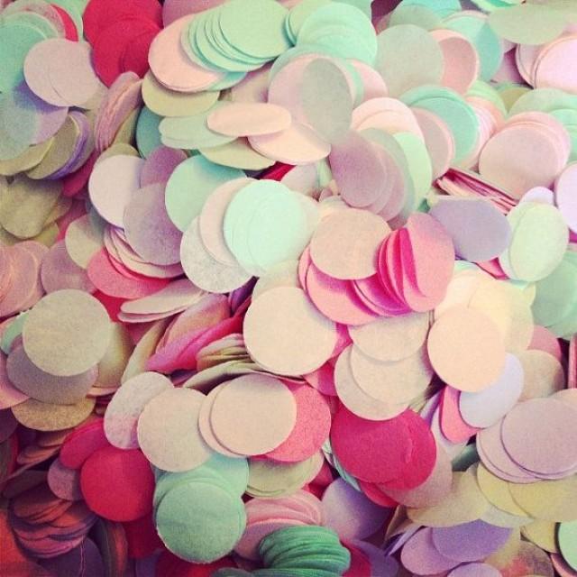 TISSUE PAPER CONFETTI / Wedding Decorations / Party Confetti / Table