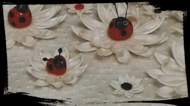 24 Edible Daisy And 16 Ladybugs Gum Paste Fondant Flowers