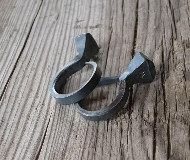 horseshoe promise ring