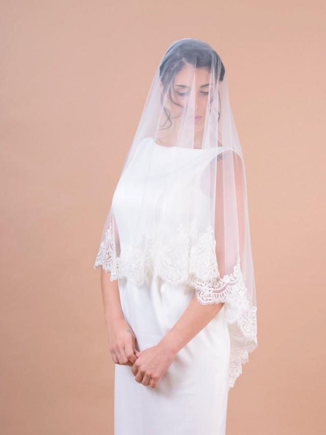 LACE Bridal Veil, Two Layer Veil With Blusher, Circular Cut Veil