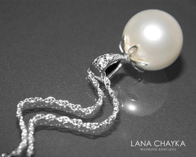 large pearl necklace